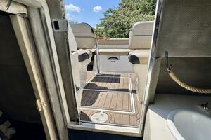 1999 Sea Ray 215 Express Cruiser thumbnail 60