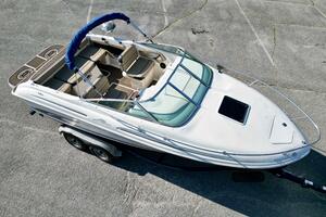 1999 Sea Ray 215 Express Cruiser thumbnail 8