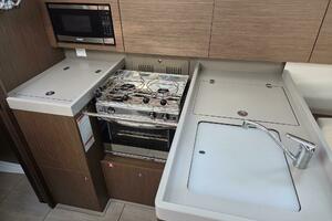 Clewless 38ft Beneteau Yacht For Sale