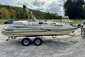 Photo 5987852 for 2002 Sun Tracker Party Deck 21  