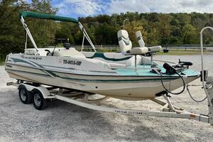 Photo 5987853 for 2002 Sun Tracker Party Deck 21  