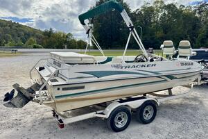 Photo 5987851 for 2002 Sun Tracker Party Deck 21  