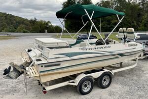 Photo 5987842 for 2002 Sun Tracker Party Deck 21  