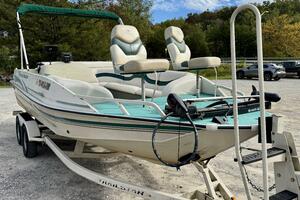 Photo 5987854 for 2002 Sun Tracker Party Deck 21  