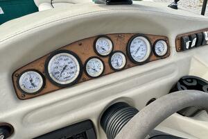 Photo 5987867 for 2002 Sun Tracker Party Deck 21  