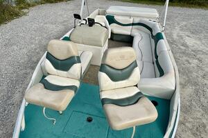 Photo 5987857 for 2002 Sun Tracker Party Deck 21  