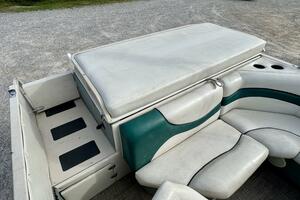 Photo 5987889 for 2002 Sun Tracker Party Deck 21  