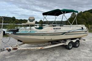 Photo 5987839 for 2002 Sun Tracker Party Deck 21  