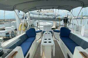 1998 Jeanneau 45.2 thumbnail 29