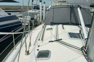 1998 Jeanneau 45.2 thumbnail 16