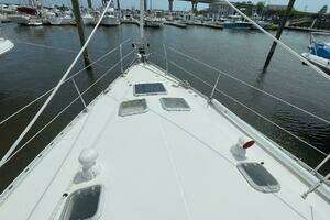 1998 Jeanneau 45.2 thumbnail 10