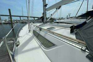 1998 Jeanneau 45.2 thumbnail 8