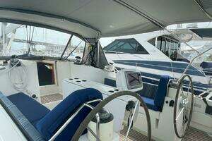 1998 Jeanneau 45.2 thumbnail 25