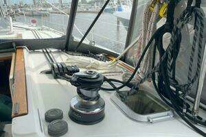 1998 Jeanneau 45.2 thumbnail 30
