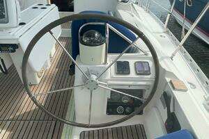 1998 Jeanneau 45.2 thumbnail 27