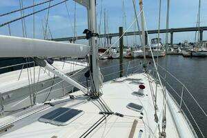 1998 Jeanneau 45.2 thumbnail 9