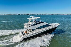 2016 Tiara Yachts 50 Flybridge - Profile 