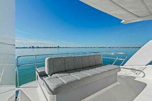 2016 Tiara Yachts 50 Flybridge thumbnail 44