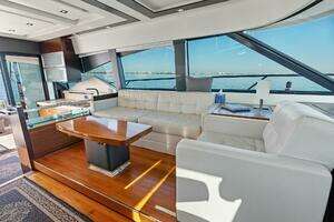 2016 Tiara Yachts 50 Flybridge thumbnail 15