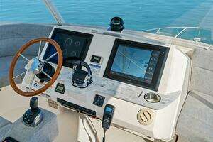 2016 Tiara Yachts 50 Flybridge thumbnail 54
