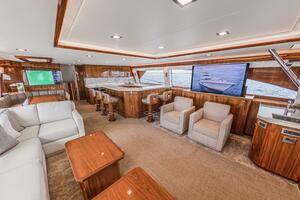 2021 Viking 92 Skybridge