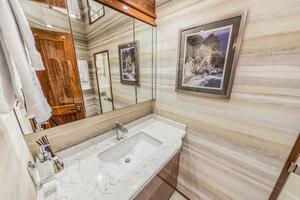 2021 Viking 92 Skybridge