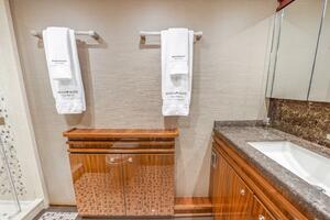 2021 Viking 92 Skybridge