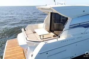 2018 Prestige 460 thumbnail 38