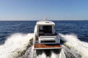 2018 Prestige 460 thumbnail 60