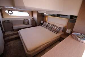 2018 Prestige 460 thumbnail 3