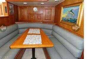 1989 Viking Sportfish 41 thumbnail 11