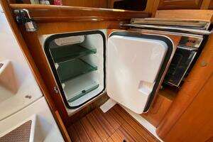 2001 Beneteau Oceanis 361 thumbnail 11