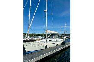 2001 Beneteau Oceanis 361 thumbnail 2