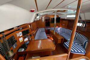 2001 Beneteau Oceanis 361 thumbnail 5