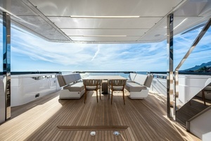 2025 Ferretti Yachts Ferretti 940 thumbnail 5