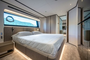 2025 Ferretti Yachts Ferretti 940 thumbnail 26