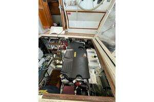 BOOTLEGGER 1995 Grand Banks 38 Eastbay EX Yacht For Sale in Essex CT