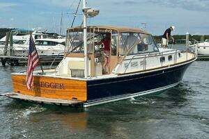 BOOTLEGGER 1995 Grand Banks 38 Eastbay EX Yacht For Sale in Essex CT