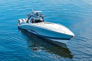 2010 Concept 4400 Sport Yacht thumbnail 3