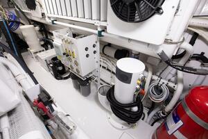 Viking 70 Convertible - Engine Room