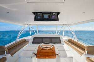 2015 Viking 70 Convertible thumbnail 18