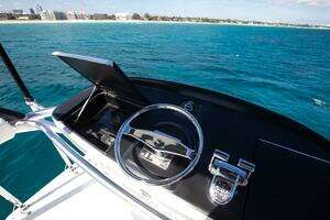 2015 Viking 70 Convertible thumbnail 22