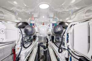 2015 Viking 70 Convertible thumbnail 26