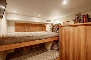 2015 Viking 70 Convertible thumbnail 15