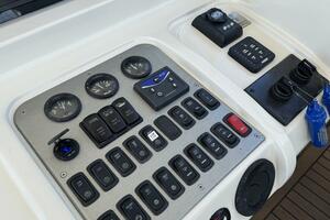 Flybridge Equipment & Navigation