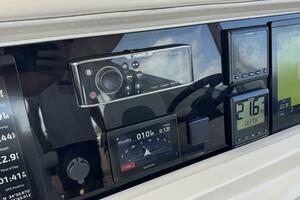 Flybridge Equipment & Navigation