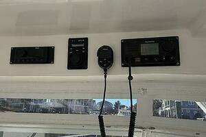 2011 Luhrs 37 IPS Canyon Series thumbnail 11