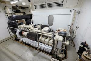 DREAMCHASER 94ft Ferretti Yachts Yacht For Sale