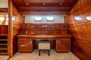 2001 Ferretti Yachts 94 Raised Pilothouse thumbnail 13