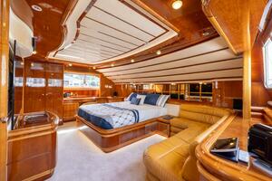 DREAMCHASER 94ft Ferretti Yachts Yacht For Sale